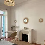 Leon Gautier Ii 6 People Center Apartman *