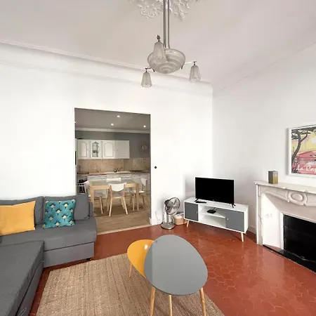 Leon Gautier Ii 6 People Center Apartment