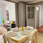 Leon Gautier Ii 6 People Center Apartment