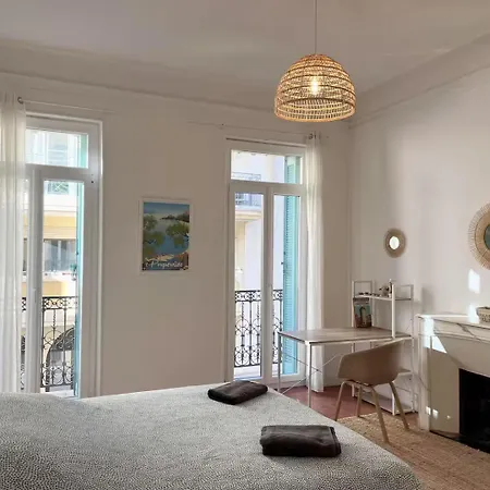 Leon Gautier Ii 6 People Center *