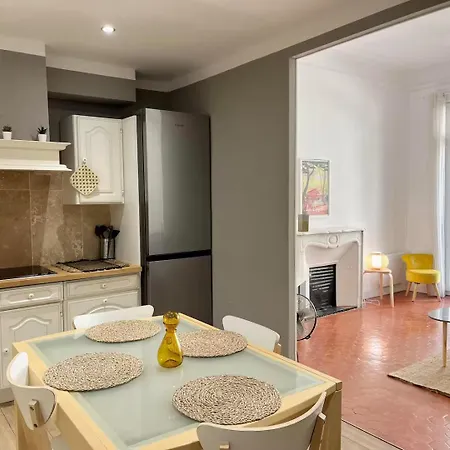 Leon Gautier Ii 6 People Center