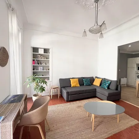 Leon Gautier Ii 6 People Center *