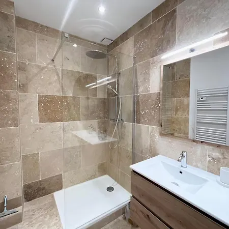 Leon Gautier Ii 6 People Center 公寓