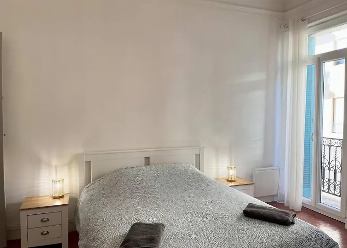 Leon Gautier Ii 6 People Center *