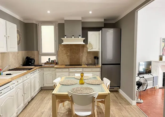 Leon Gautier Ii 6 People Center * Hyères